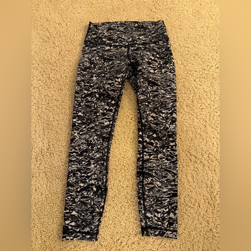 Lululemon Women's Black and Gray Patterned Pants